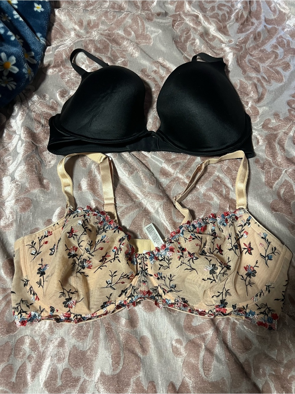 sofia by sofia vergara Black & Beige Floral Underwire Bra Set